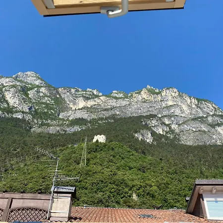 Gemuetliches Mit 2 Schlafzimmern Und 1 Wohnzimmer In Altstadt Apartment Riva del Garda