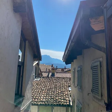 Gemuetliches Mit 2 Schlafzimmern Und 1 Wohnzimmer In Altstadt Apartment Riva del Garda