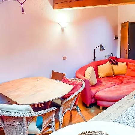 Gemuetliches Mit 2 Schlafzimmern Und 1 Wohnzimmer In Altstadt Apartment