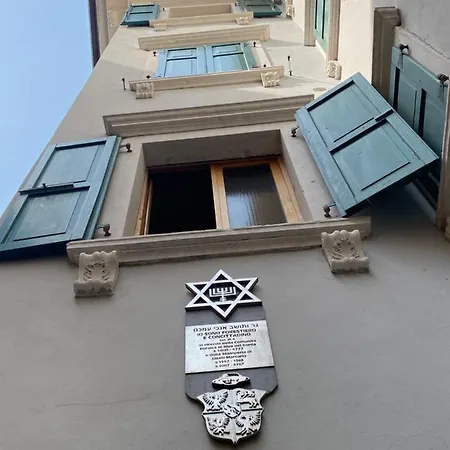 Gemuetliches Mit 2 Schlafzimmern Und 1 Wohnzimmer In Altstadt *